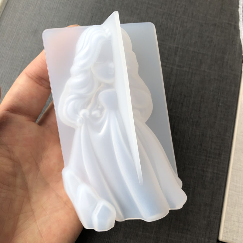 3D Cute Princess Silicone Cand - مراجعة Candle Making Supplies وسعره